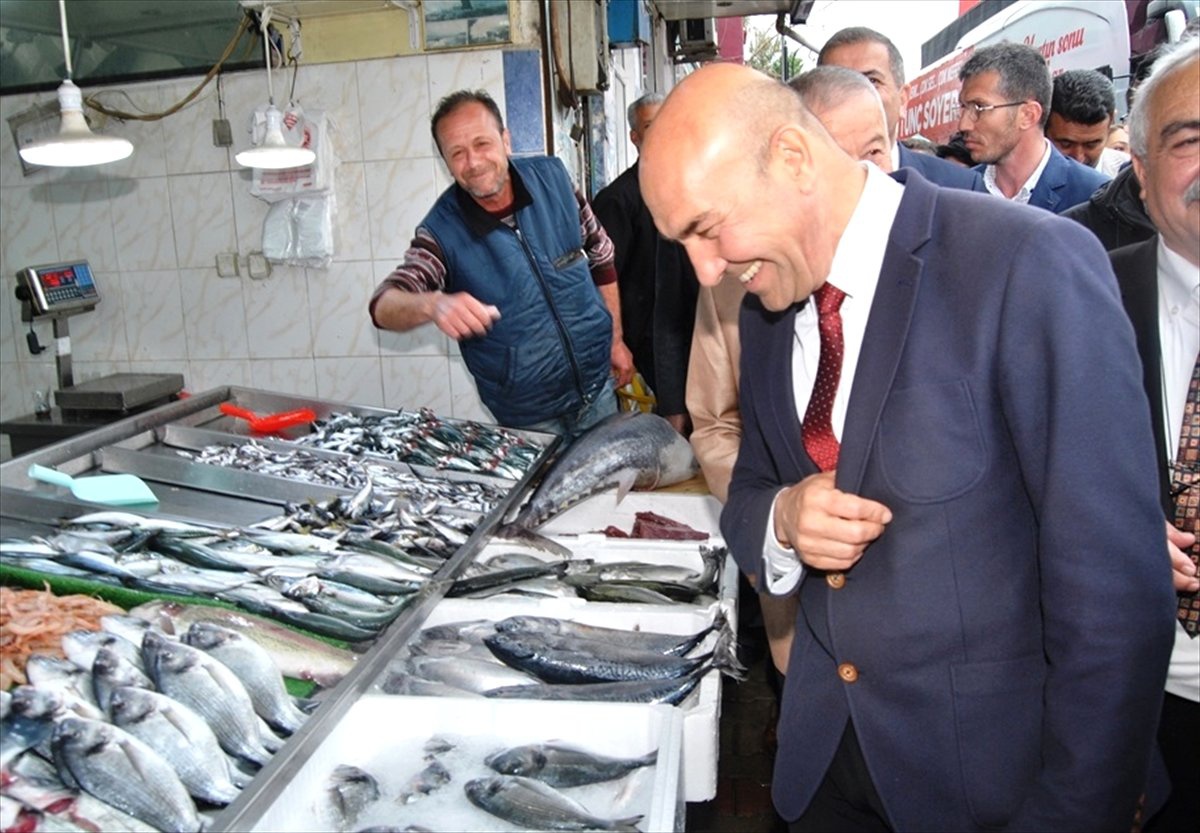 İzmir\'in Yeni Dallar, Filizler, Yapraklar Vermesi Lazım"