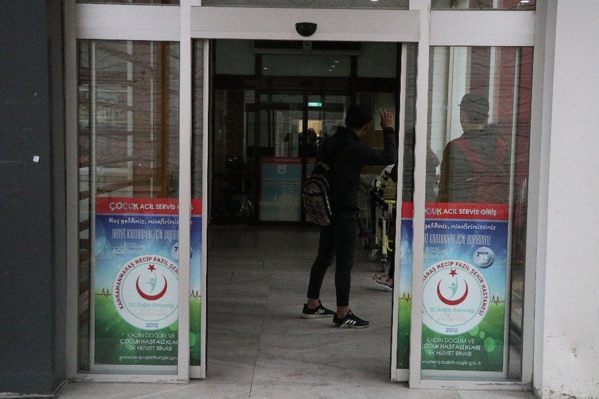 Kahramanmaraş\'ta 22 Öğrenci Dönerden Zehirlendi