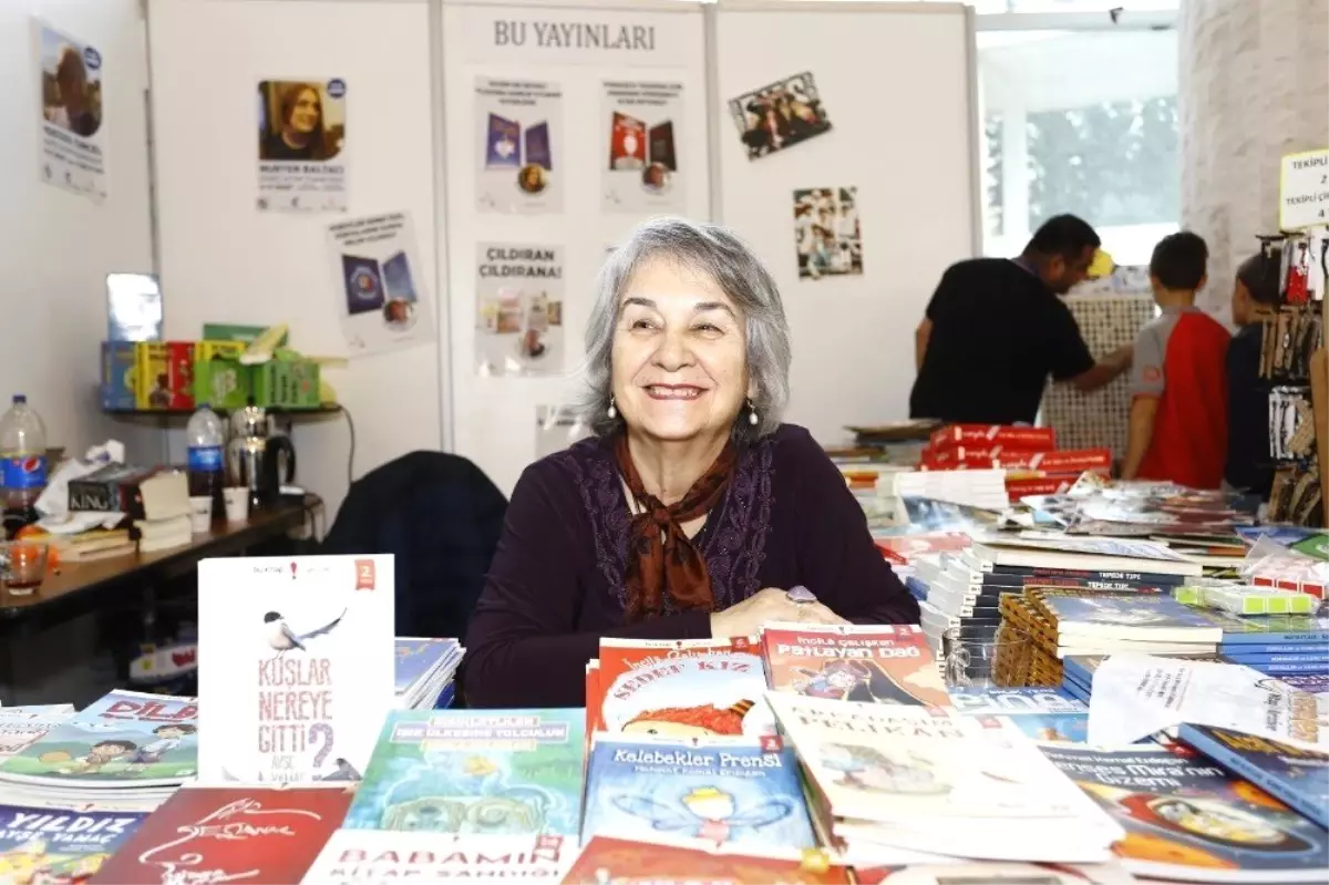 Kepez Kitap Fuarı\'nda Yazarlar Geçidi