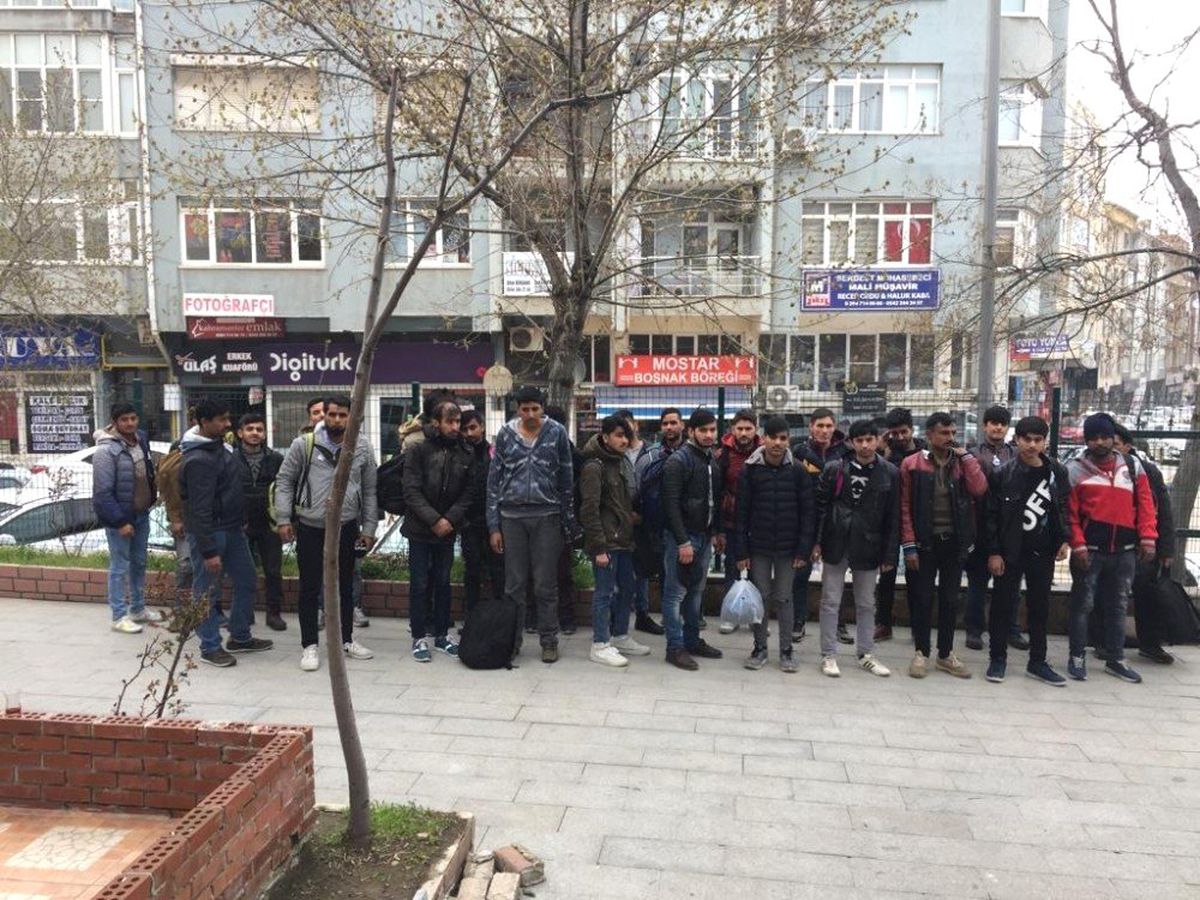 Keşan\'da 49 Kaçak Göçmen Yakalandı