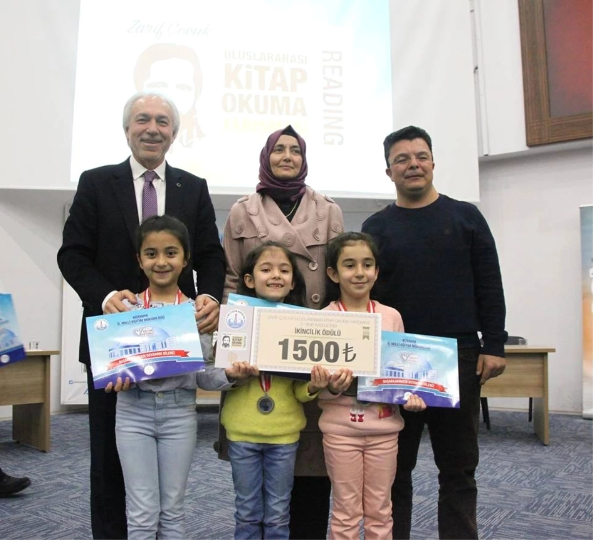 Kütahya\'da Zarif Çocuk Uluslararası Kitap Okuma Yarışması