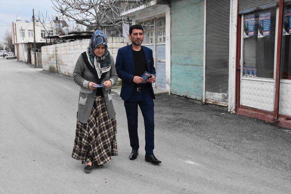 Mahalli Sanatçı Muhtarlık İçin Sahneden Meydanlara İndi