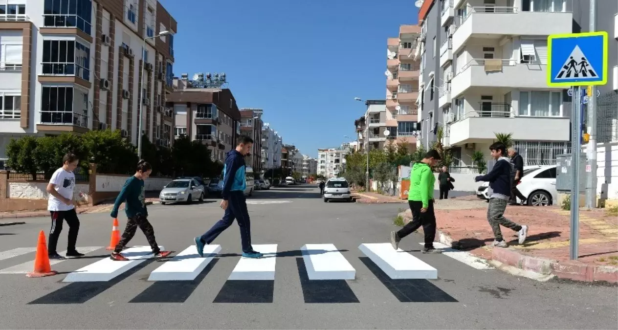 Okul Önüne 3 Boyutlu Yaya Geçidi