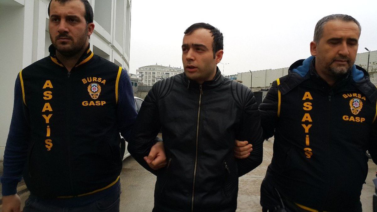 Oyuncak Silahla PTT\'yi Soymuştu, Adliyeye Sevk Edildi