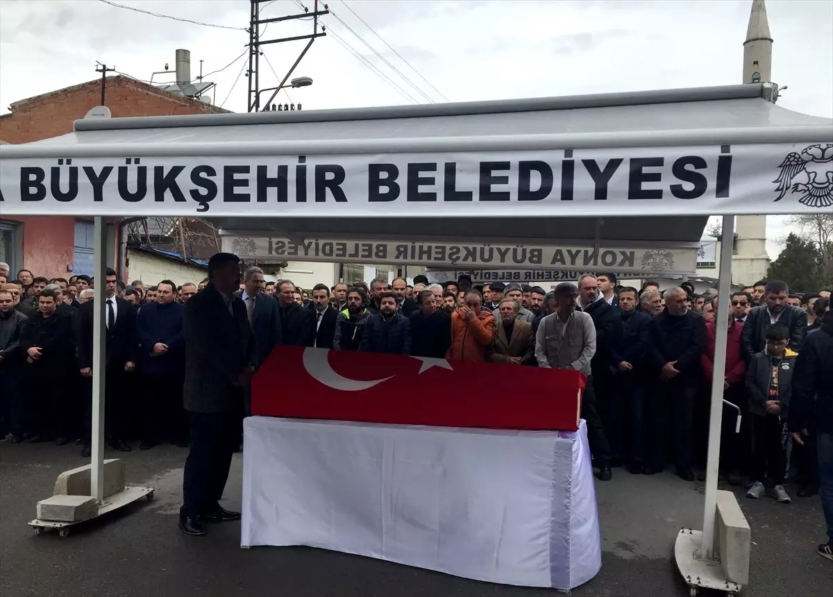 Polonya\'da Öldürülen Türk Öğrencinin Cenazesi Toprağa Verildi