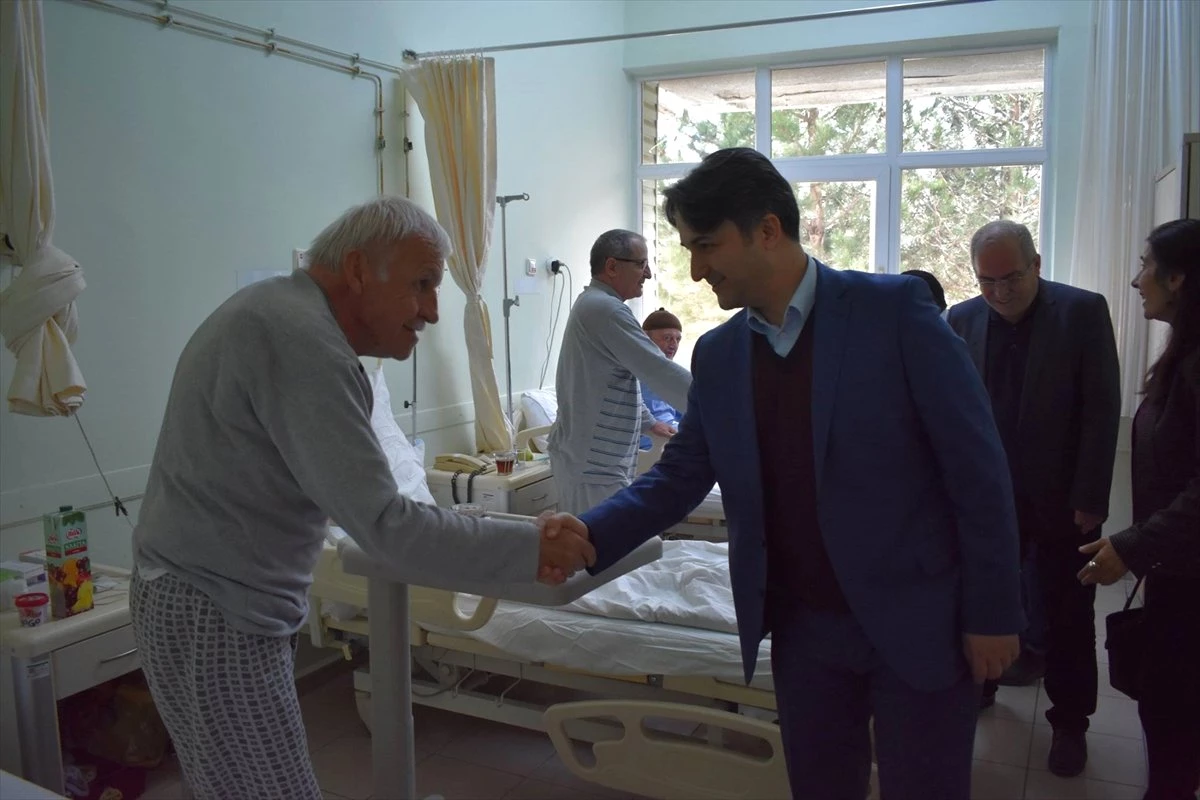 Seydişehir Kaymakamı Erdoğan\'dan Hastane Ziyareti