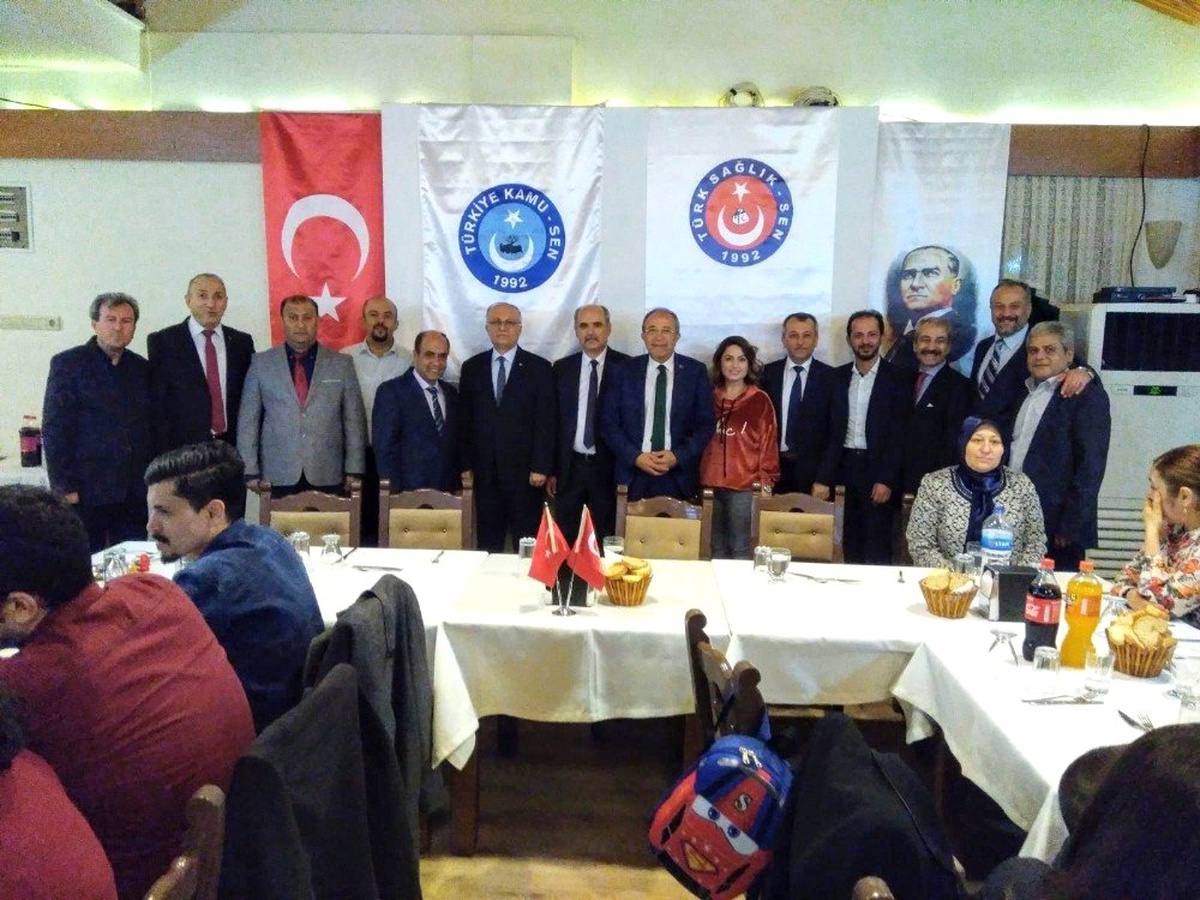 Türk Sağlık-Sen\'den Yemekli Kutlama