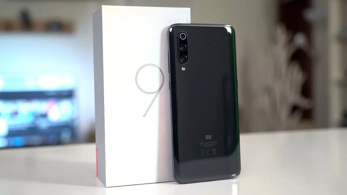 Xiaomi mi 9 İnceleme - Rakiplerin Yarı Fiyatı?