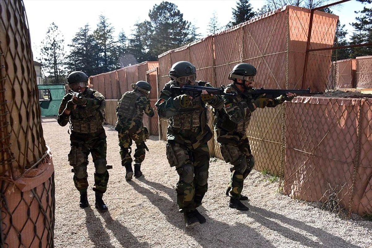 Afgan Askerlere Teröristle Mücadele Eğitimi
