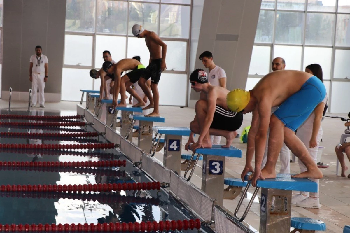Anadolu Yıldızları Analig Yüzme Yarışları, Karabük\'te Başladı