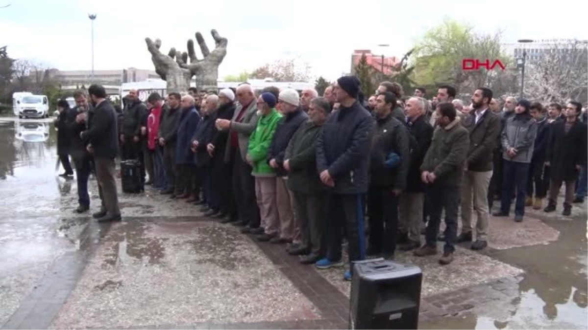Ankara Ankara\'da, Cami Saldırısında Ölenler İçin Gıyabi Cenaze Namazı