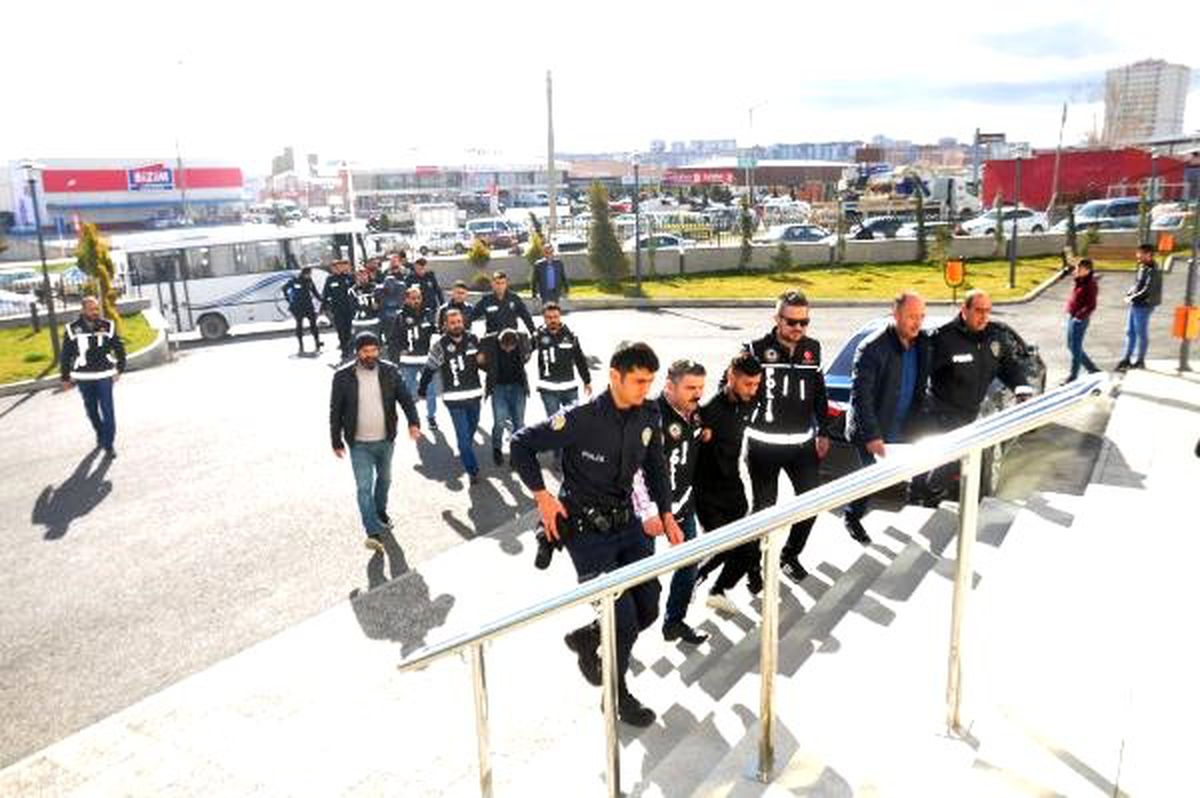 Çete Lideri Baba- Oğul ile 4 Adamı Tutuklandı