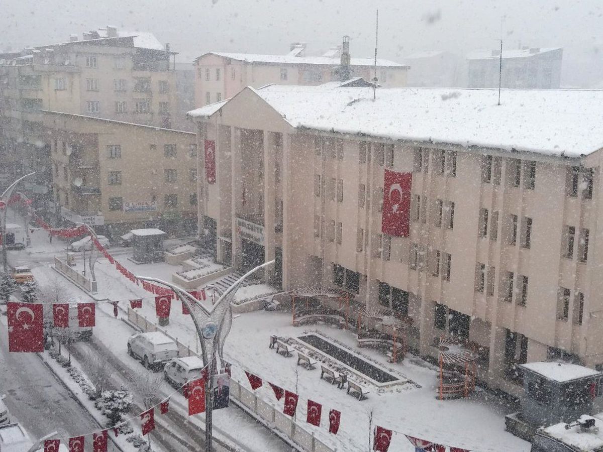 Hakkari ve Çukurca\'da Kar Yağışı