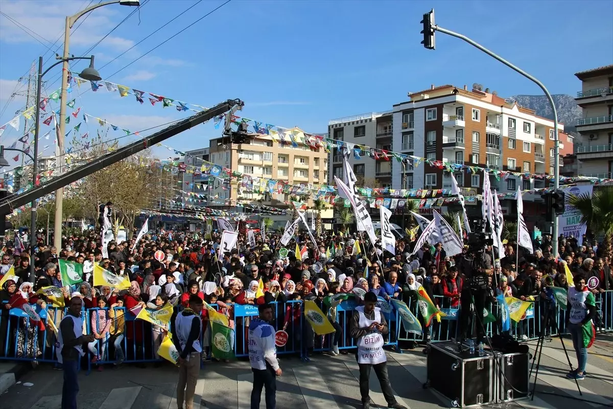 Herkese Gideceğiz, Hdp\'yi Anlatacağız"