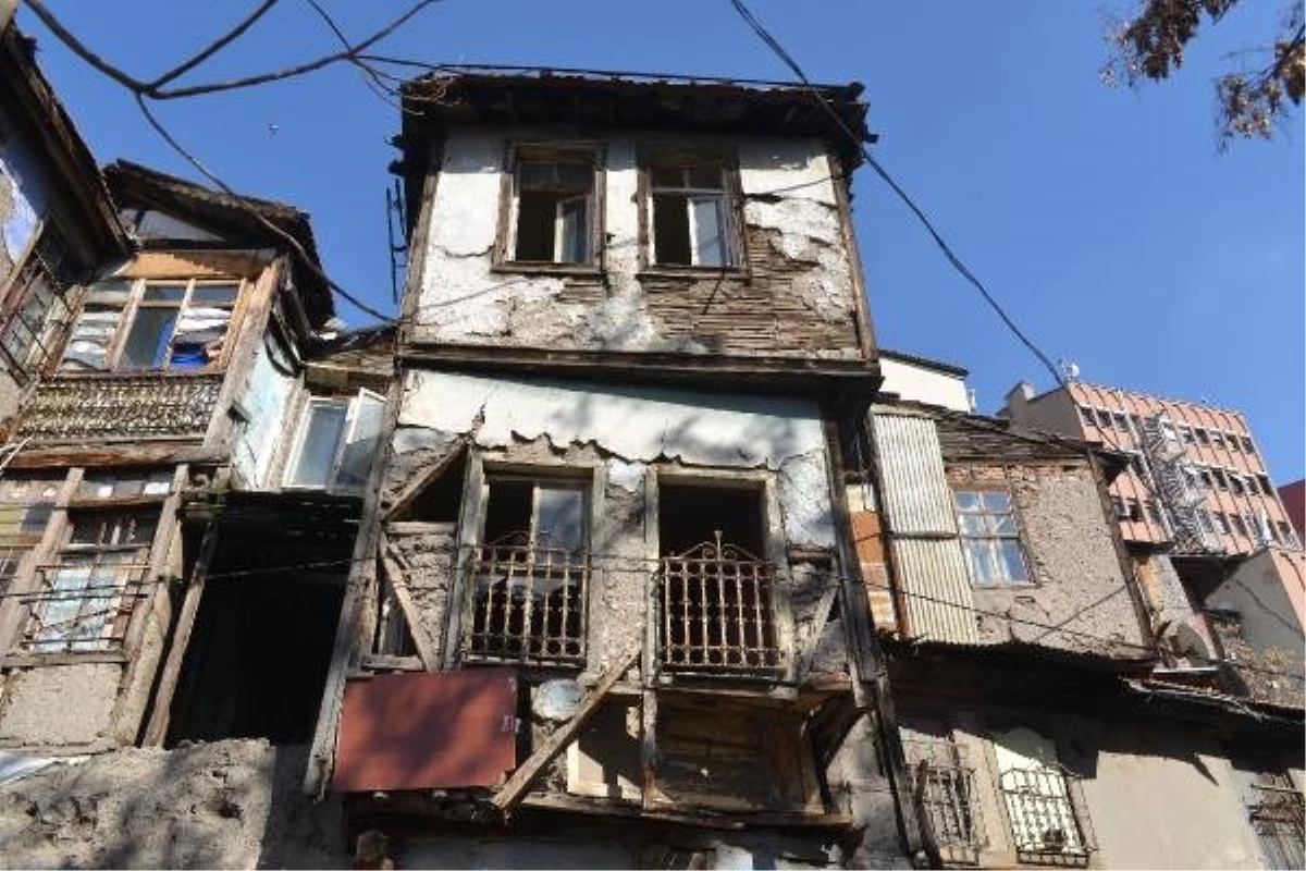 İstiklal Mahallesi Evleri Restore Edilmeyi Bekliyor