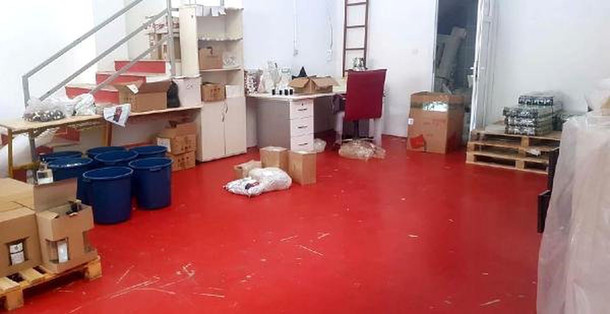 İzmir\'de, Sahte 6 Ton Etil Alkol Ele Geçirildi