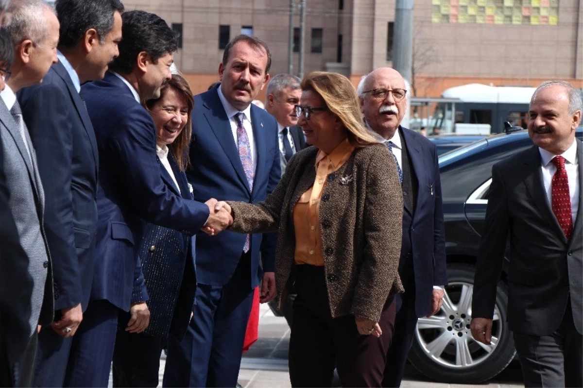Ticaret Bakanı Pekcan Eskişehir\'de