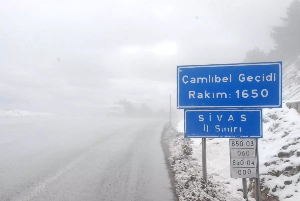 Tokat\'ta Yüksek Kesimlere Kar Yağdı, Sis Etkili Oldu