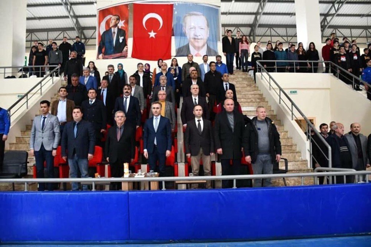Yıldızlar Güreş Bölge Şampiyonası Başladı