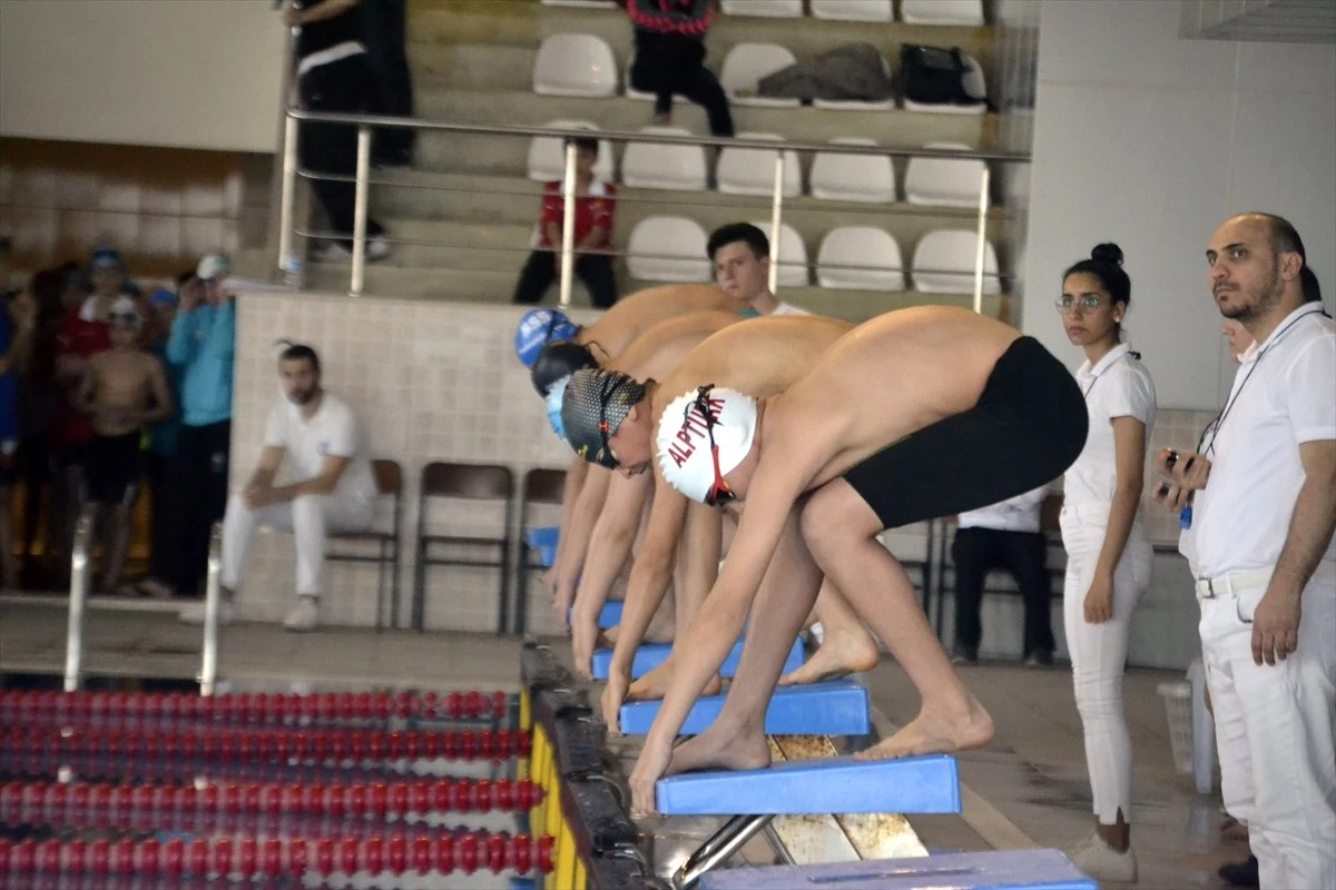 Anadolu Yıldızları Analig Yüzme Yarışları Tamamlandı