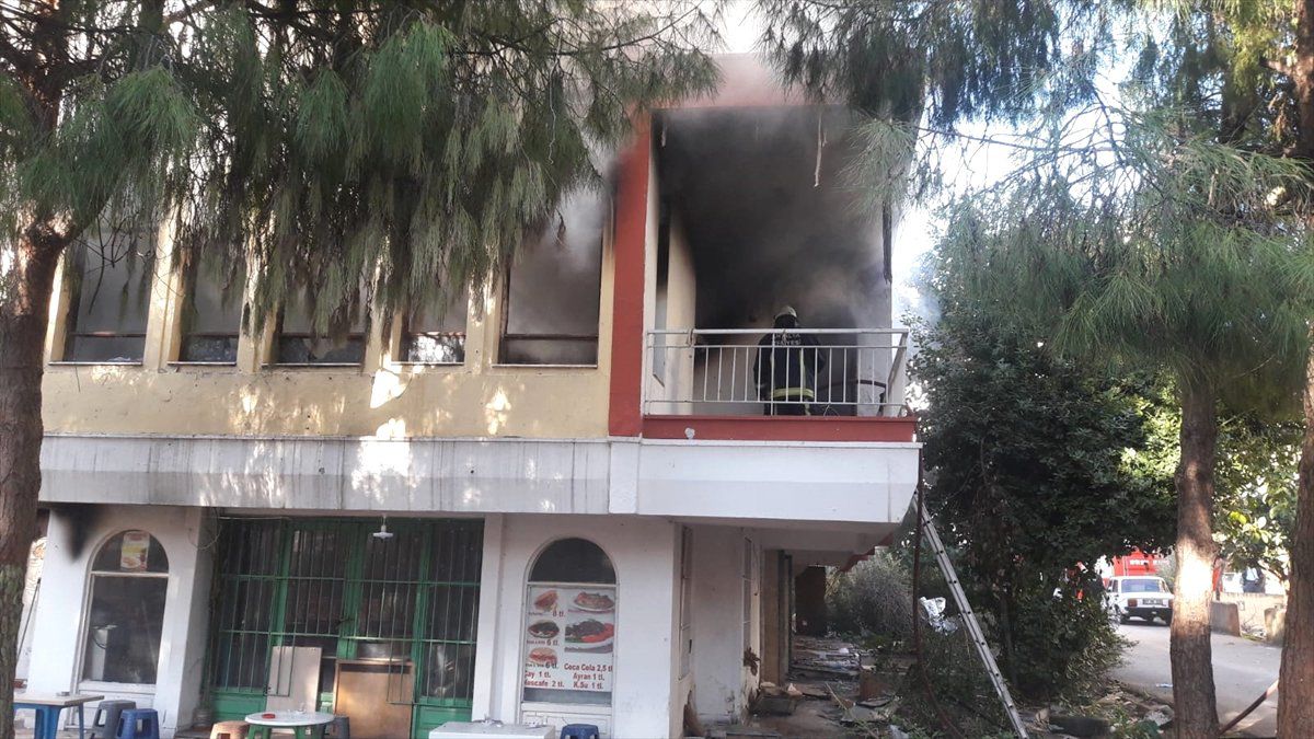 Antalya\'da Boş Dairede Yangın