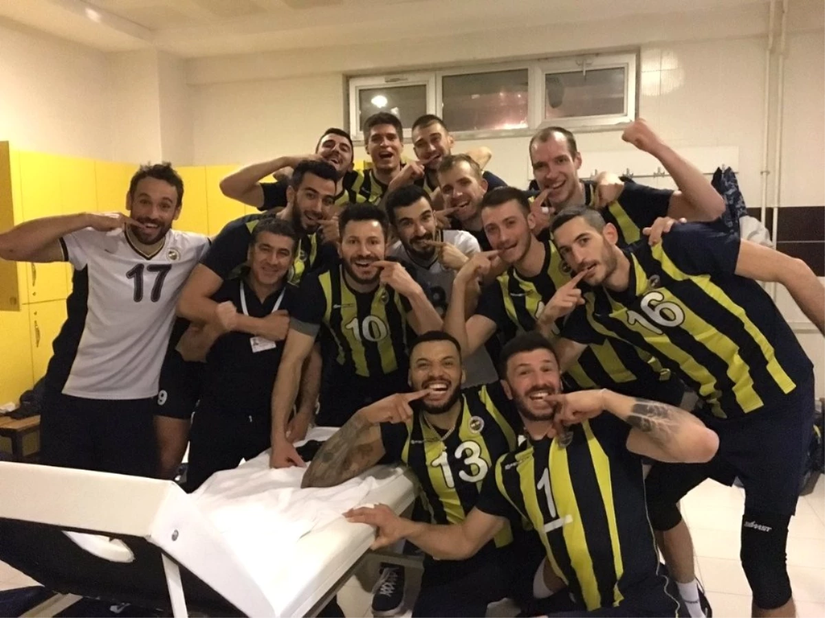 Axa Sigorta Erkekler Kupa Voley: Fenerbahçe: 3 - Galatasaray: 2