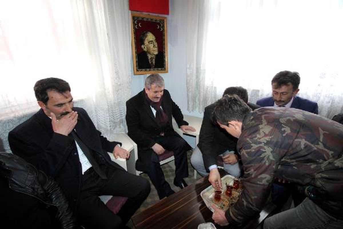 BBP Genel Başkanı Destici\'den Ülkü Ocakları\'na Ziyaret