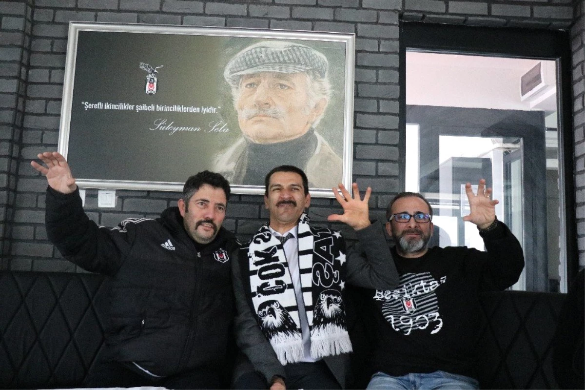 Beşiktaş Aşkını Defterlere Not Ediyor