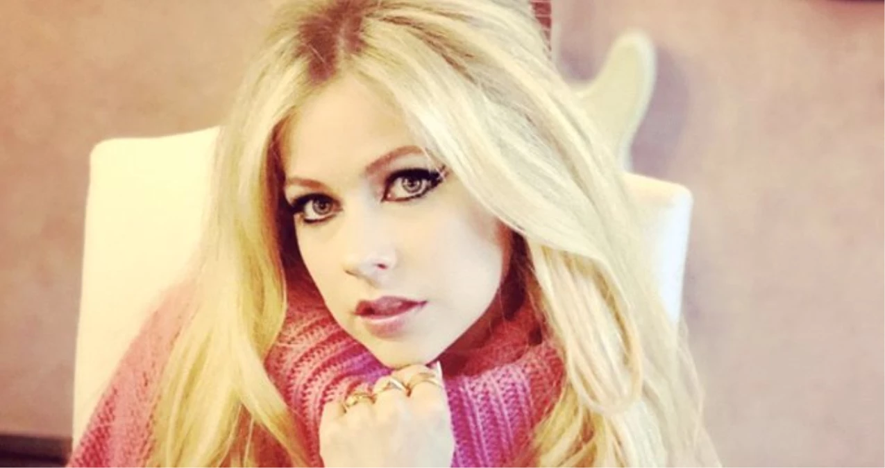 Bomba İddia: İntihar Eden Avril Lavigne\'in Yerine Benzeri Geçti!