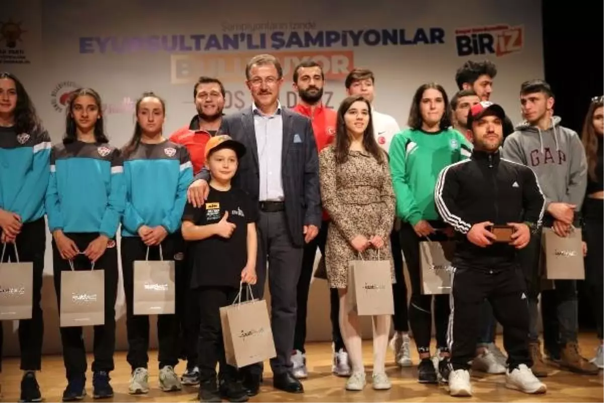 Deniz Köken Eyüpsultanlı Şampiyonları Ödüllendirdi