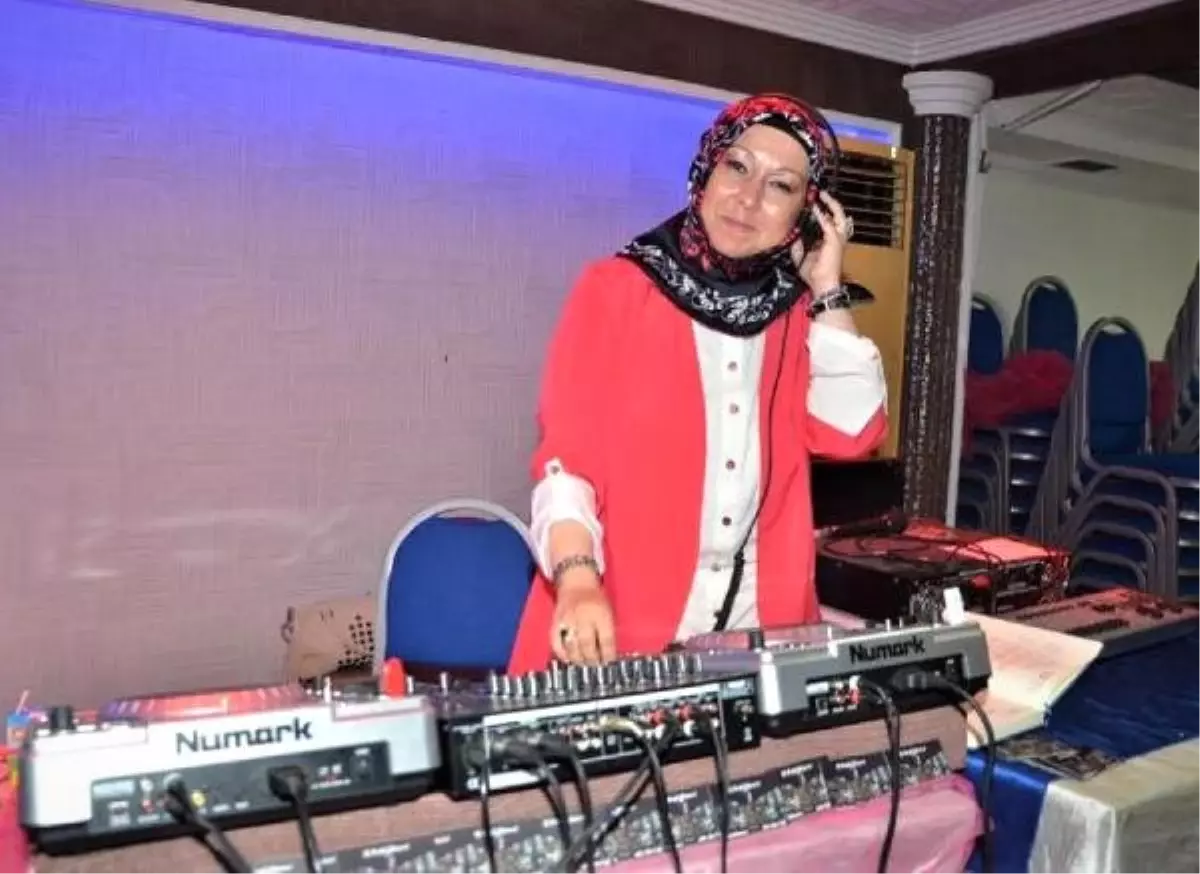 Dj Betül, Kadınlar Arası Eğlencelerin Aranan Yüzü Oldu