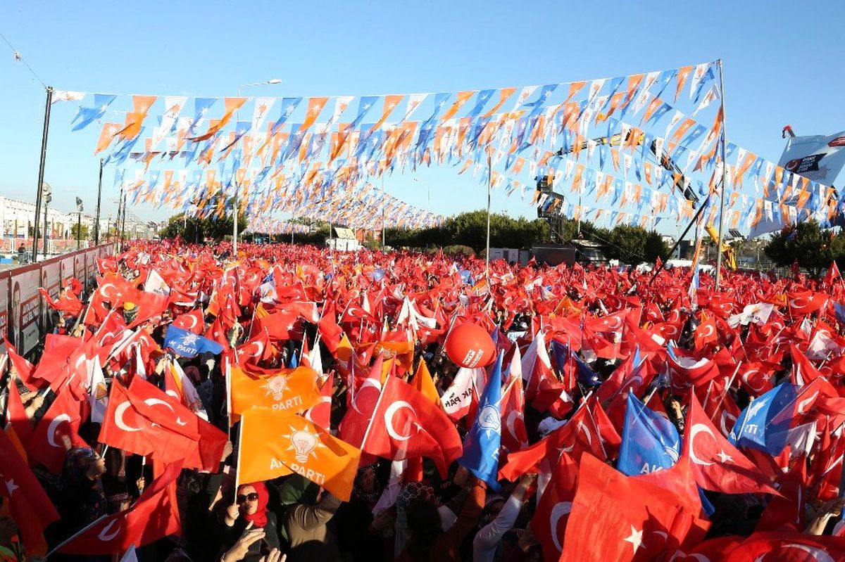 Erdoğan: "Chp\'lileri de Kurtaralım Yoksa Bu Adam Gitmez"