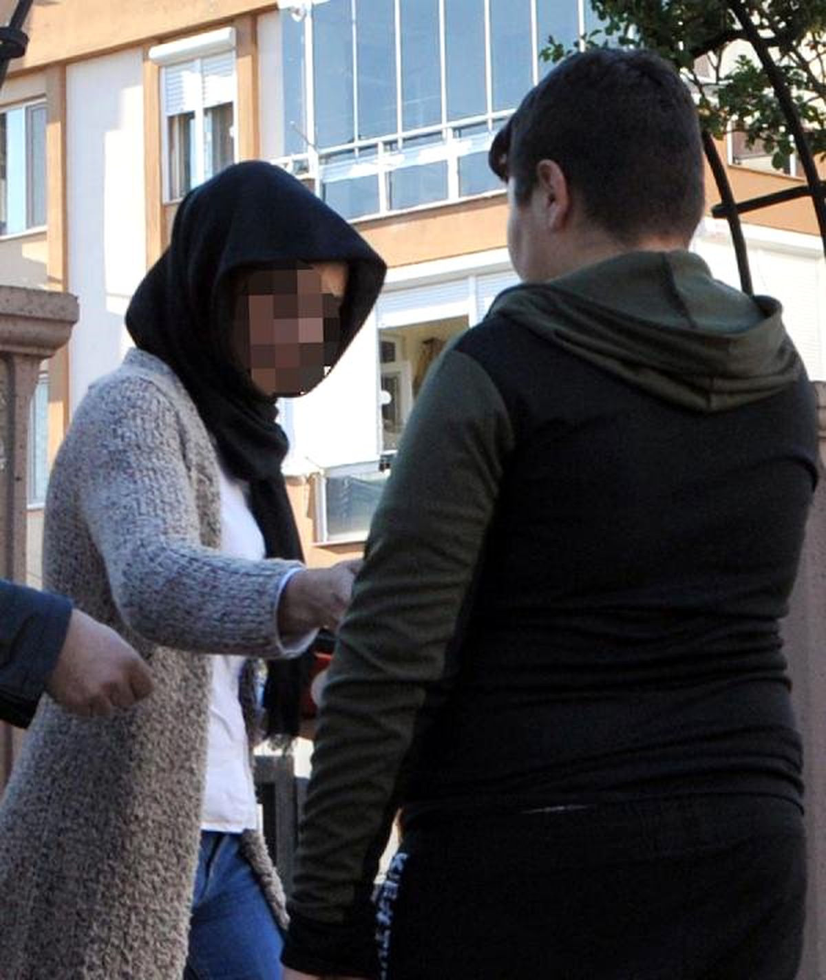 Eşi Tarafından Bıçaklandığını Söyledi, Çocuğu \'Kendisi Yaptı\' Dedi