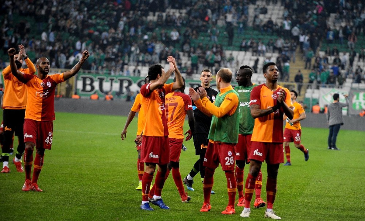 Galatasaray, Başakşehir\'in Puan Kaybetmesini Affetmedi