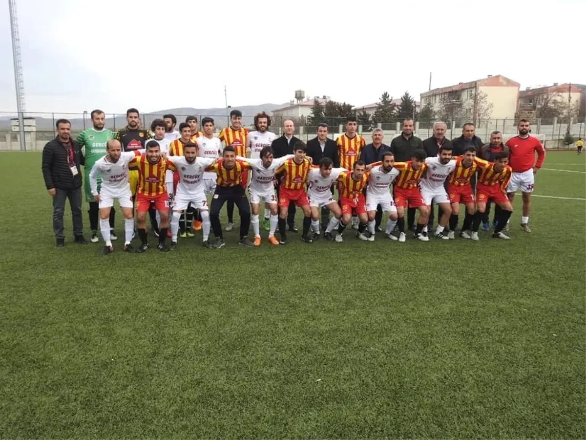 Kaymakamlar Gercüş Bağlarspor-Beşirispor Maçını İzledi