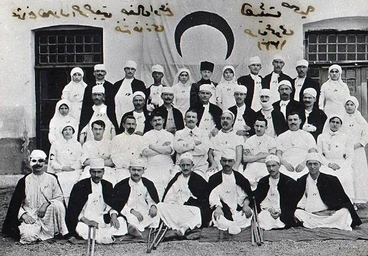 Prof. Dr. Erdöl: 1915\'li Tıbbiyelilerin Tamamı Çanakkale\'de Şehit Düştü