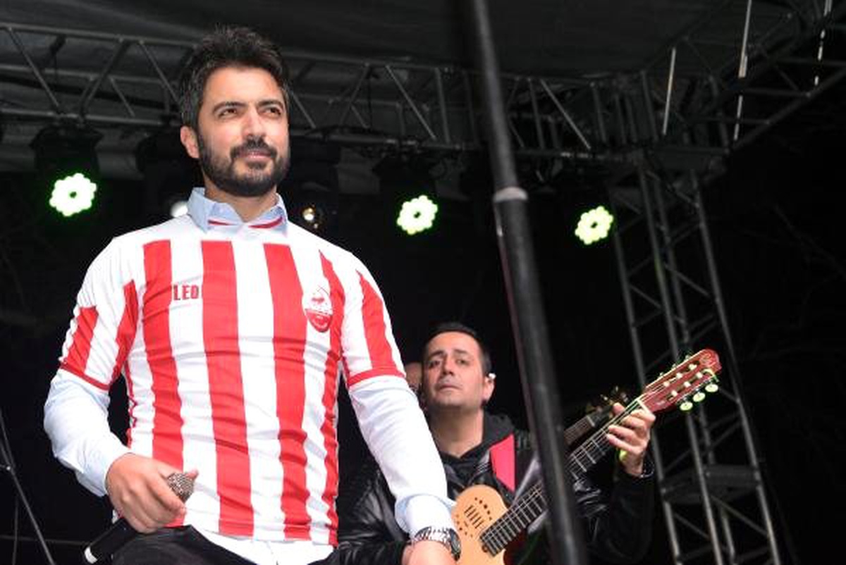Şarkıcı Yusuf Güney: Yeni Zelanda\'daki Şehitlerimizi Rahmetle Anıyorum