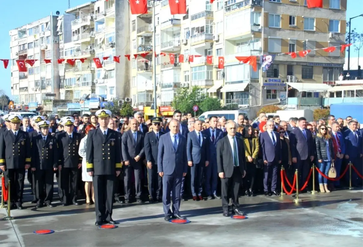 18 Mart Şehitler Günü Kapsamında Atatürk Anıtı\'na Çelenk Sunuldu