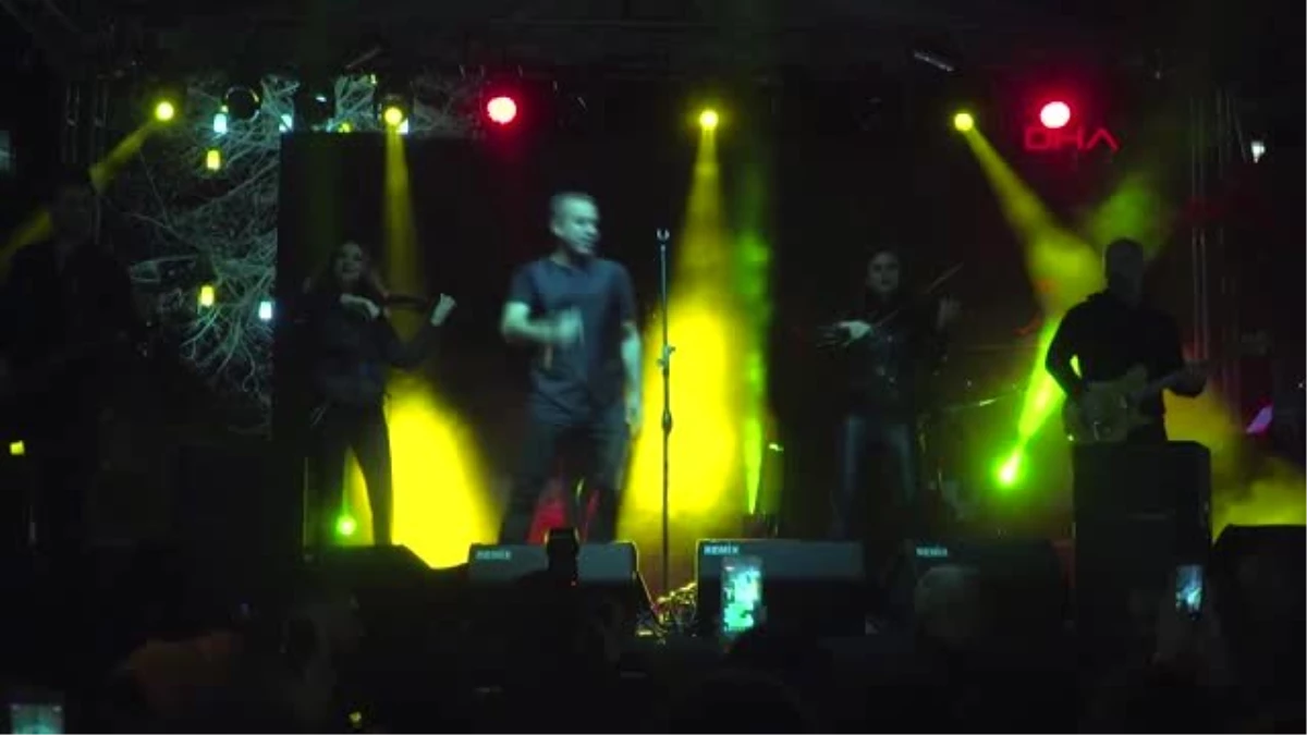 Adana Çanakkale Zaferi\'nin Yıldönümünde Nedeniyle Haluk Levent Konseri