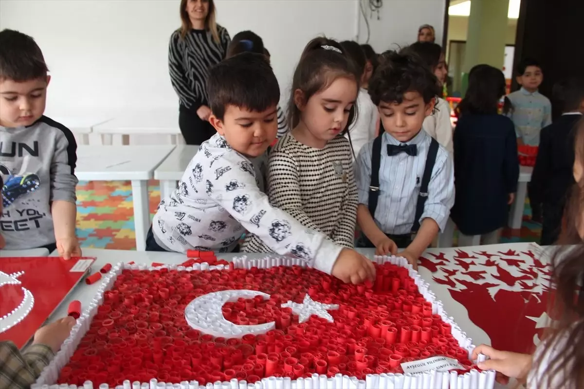 Anaokulu Öğrencilerinden "Şanlı Bayrağım" Sergisi