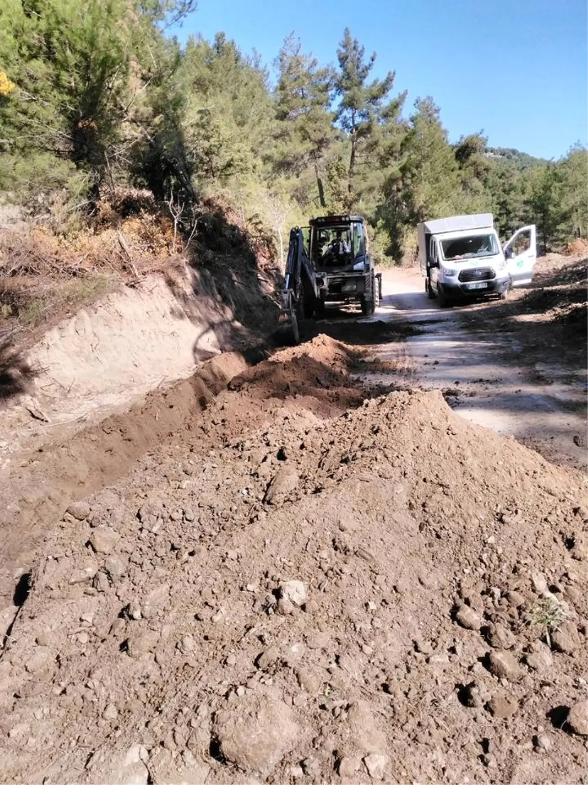 Aski, Feke Akoluk Mahallesi\'nin Su Sorununu Çözüyor