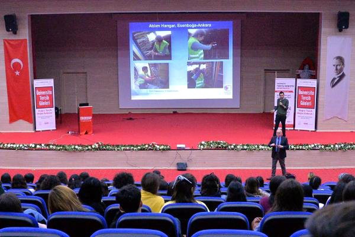 Atılım Üniversitesi Mersin\'deki Öğrencilerle Buluştu