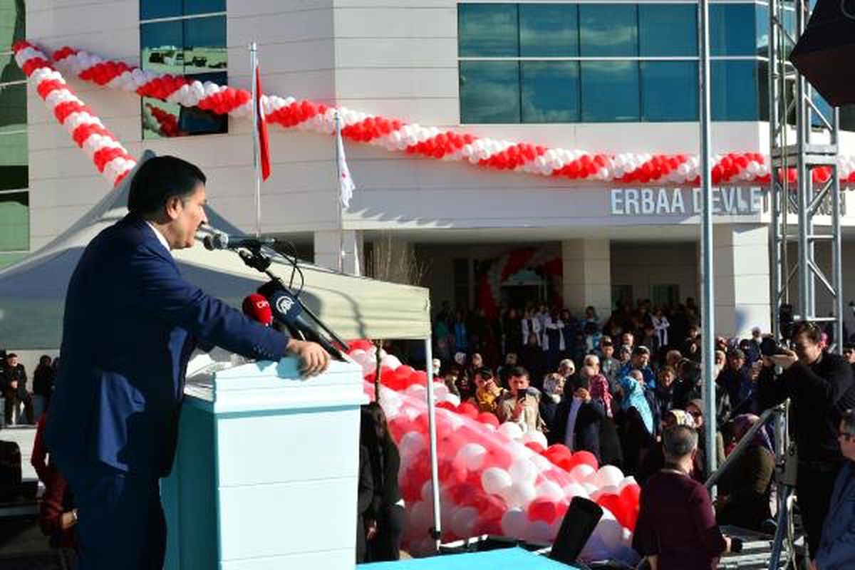 Bakan Koca: Yeni Zelanda\'da Yaralanan 3 Türk Kardeşimizle İlgili İrtibat Halindeyiz (2)
