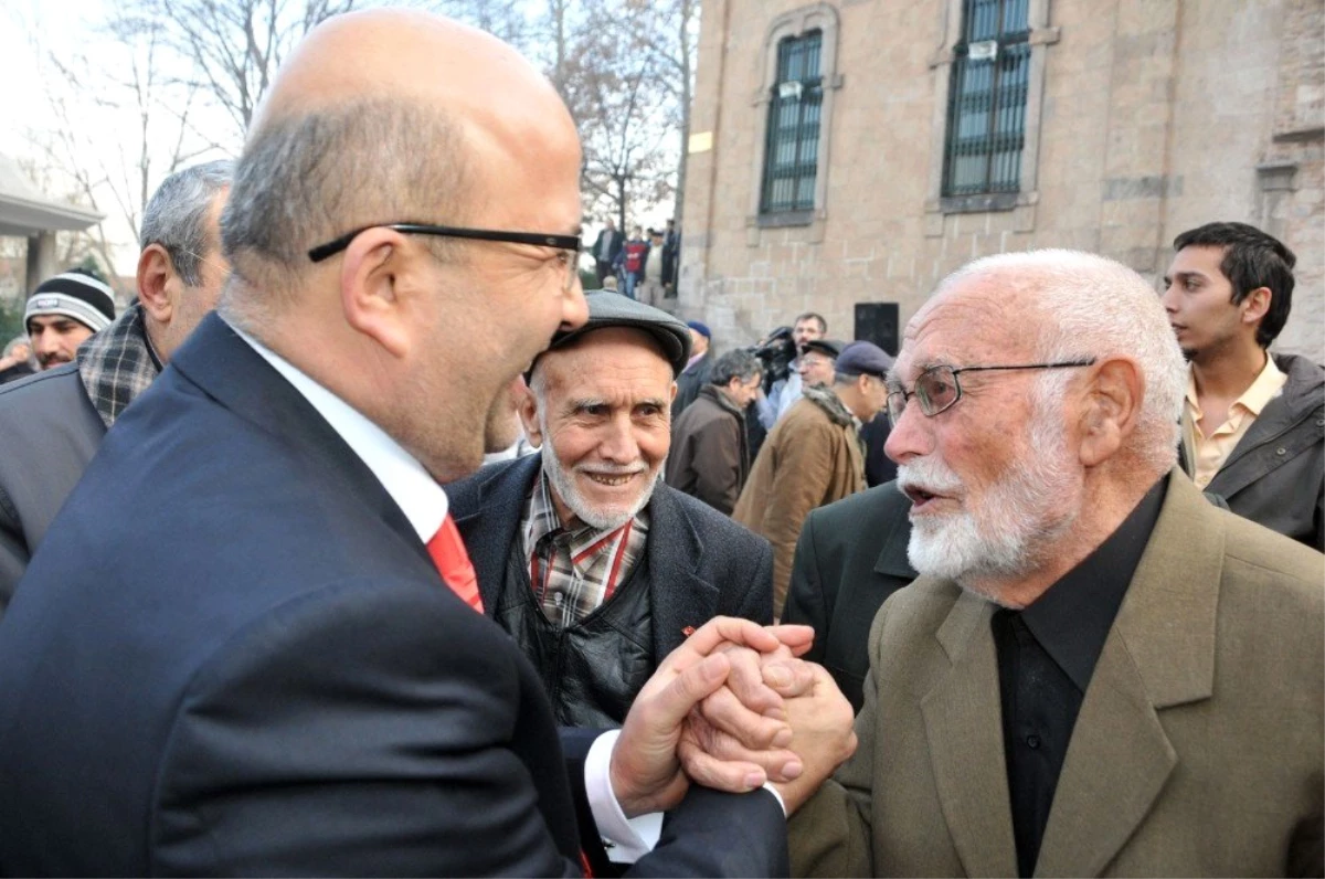 Başkan Çoban: "Yaşlılar Başımızın Tacıdır"