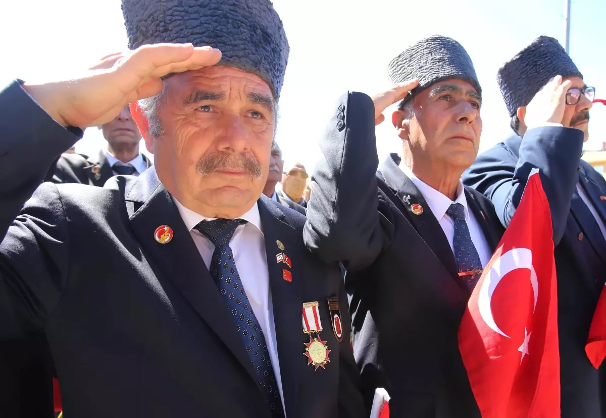 Çanakkale Şehitleri, Karabağlar\'da Anıldı