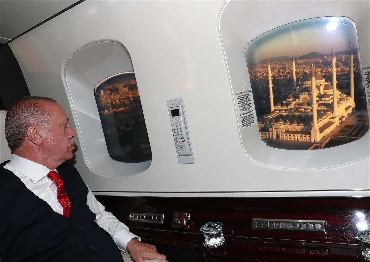 Cumhurbaşkanı Erdoğan, Çamlıca Camisi\'ni Havadan İnceledi