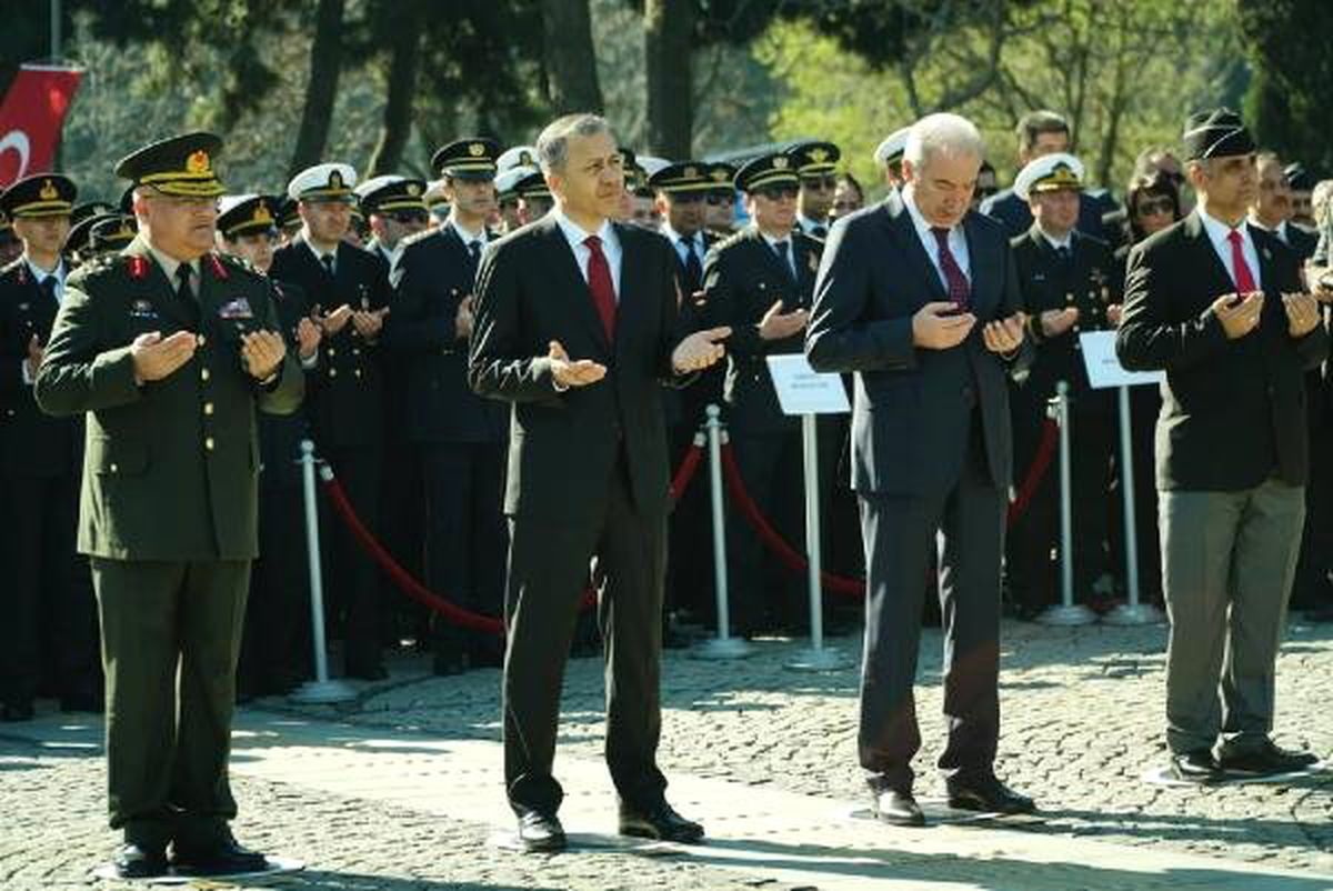 Edirnekapı Şehitliği\'nde "18 Mart" Anması