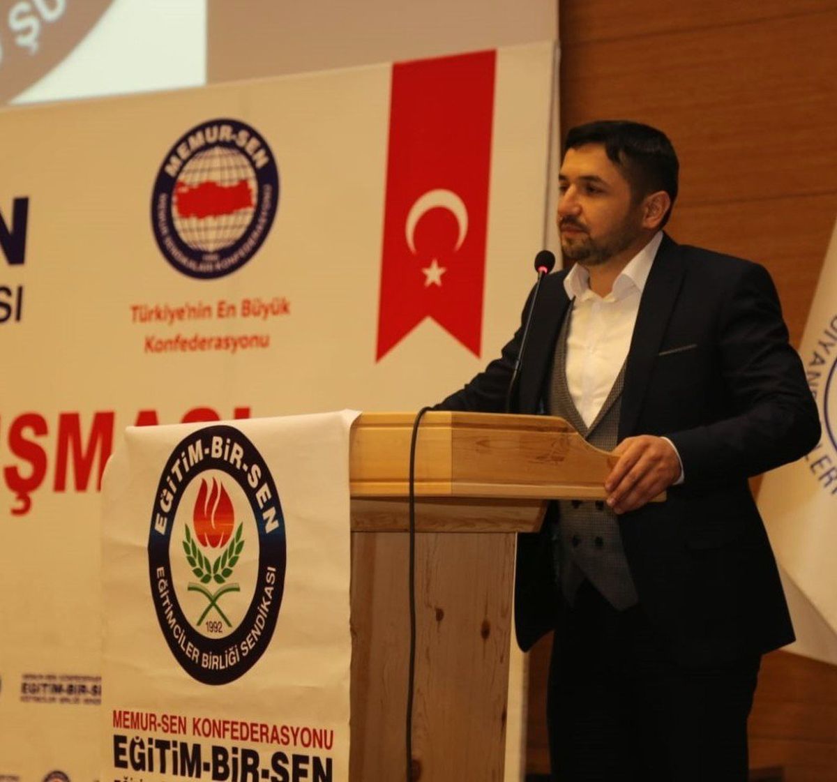 Eğitim Bir- Sen Aydın İl Başkanı Taşpınar; "İnsanlıktan Nasibini Almamış Teröristin Saldırısını...