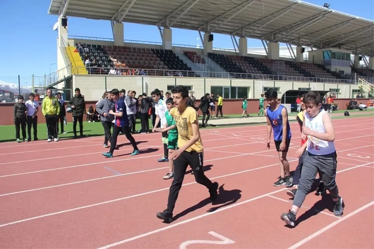 Erzincan Atletizm Yarışları Yapıldı