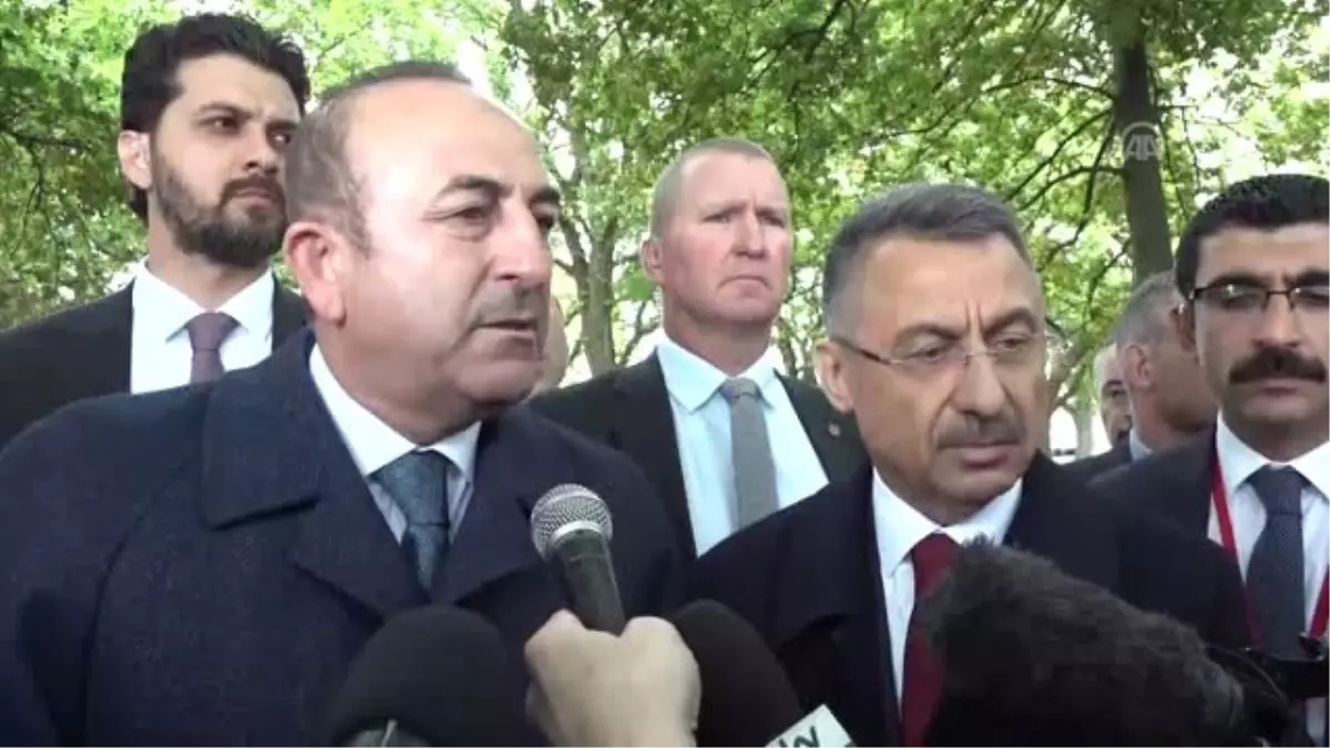 Fuat Oktay ve Mevlüt Çavuşoğlu, Terör Saldırısının Yaşandığı El Nur Camisi\'ni Ziyaret Etti (3)